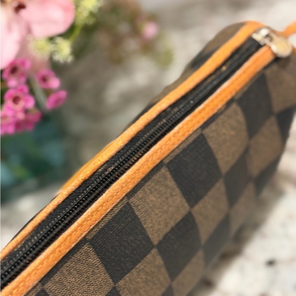 Fendi Black and Tan Checkered Crossbody Bag - Picture 7 of 15